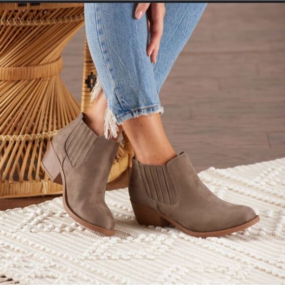 NIB Journey Collection Ramsey gray ankle boots 8.5 - Picture 1 of 14